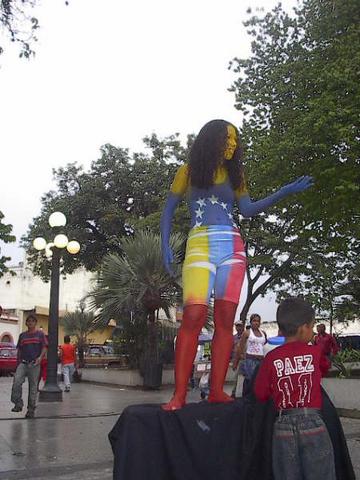 toma cultural de la plaza Bolivar de Valencia! con motivo de la celebracion del historico 13 de Abril!